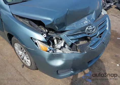 2011 Toyota Camry Le z USA, uszkodzony, nr VIN 4T1BF3EK7BU732359